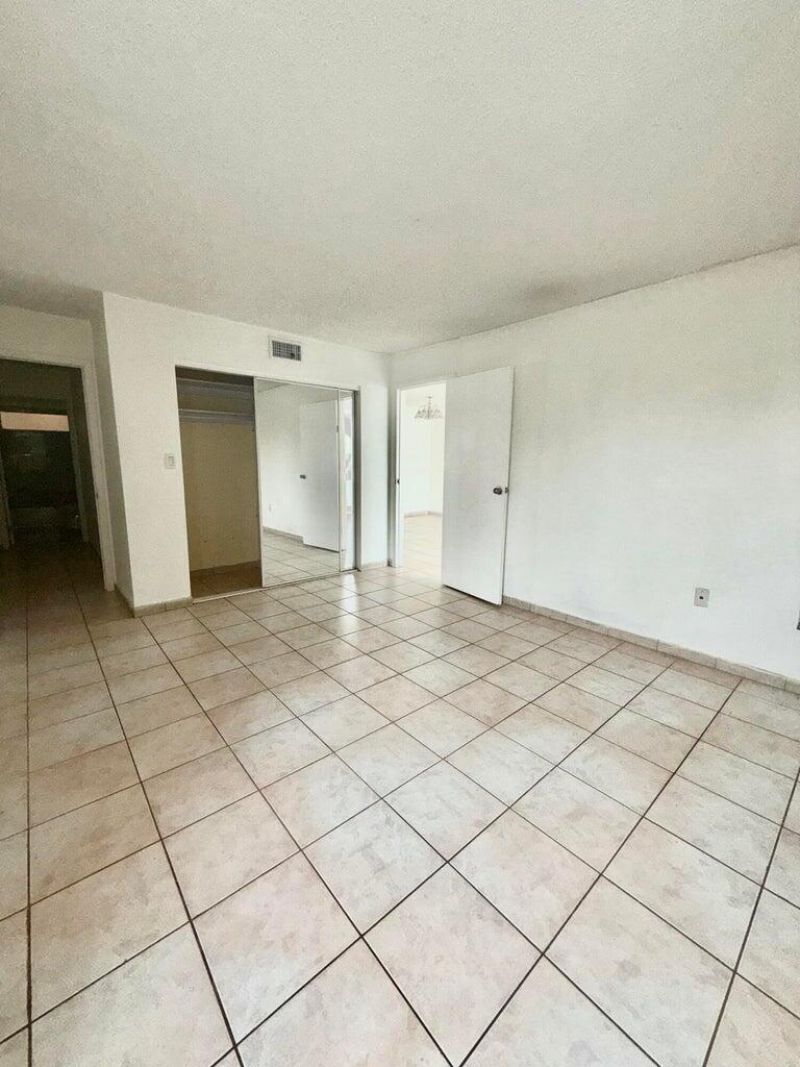 7601 Byron Avenue, Unit 3c, Miami Beach, FL 33141 Photo