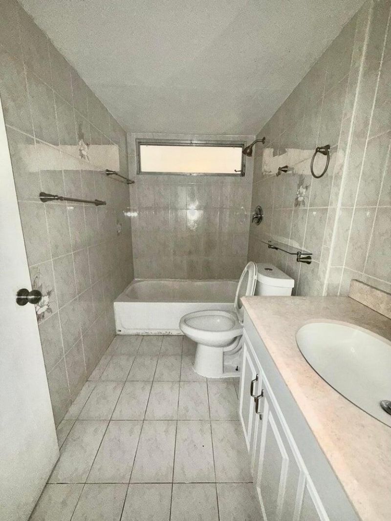 7601 Byron Avenue, Unit 3c, Miami Beach, FL 33141 Photo