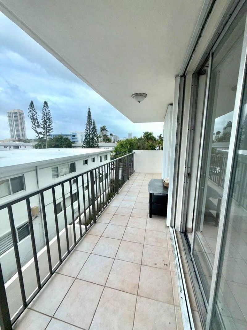 7601 Byron Avenue, Unit 3c, Miami Beach, FL 33141 Photo