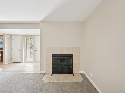 8501 Center Pkwy, Sacramento, CA 95823 Photo