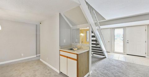 8501 Center Pkwy, Sacramento, CA 95823 Photo