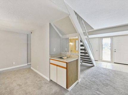 8501 Center Pkwy, Sacramento, CA 95823 Photo