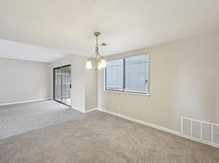 8501 Center Pkwy, Sacramento, CA 95823 Photo