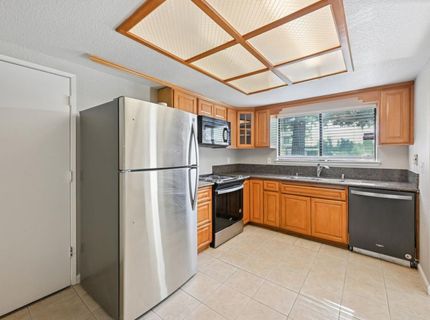 8501 Center Pkwy, Sacramento, CA 95823 Photo