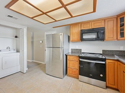 8501 Center Pkwy, Sacramento, CA 95823 Photo