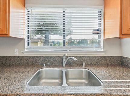 8501 Center Pkwy, Sacramento, CA 95823 Photo