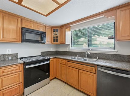 8501 Center Pkwy, Sacramento, CA 95823 Photo