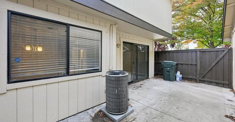 8501 Center Pkwy, Sacramento, CA 95823 Photo