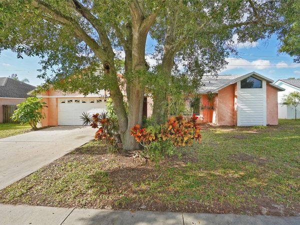 385 ISLAND OAKS PLACE, MERRITT ISLAND, FL 32953