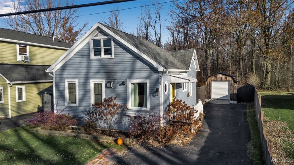 5739 Dover Road, Hamburg, NY 14085 Main Photo