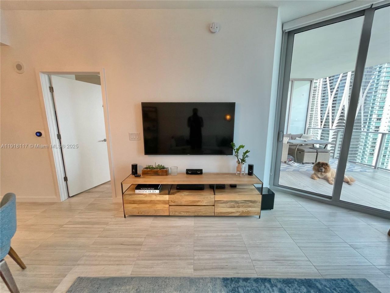 851 NE 1st Ave, Unit 2605, Miami, FL 33132 Photo