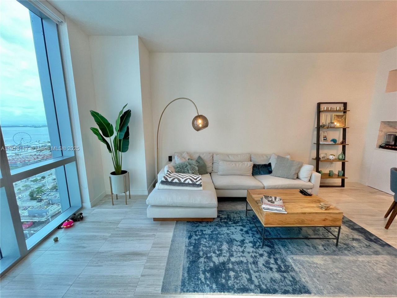 851 NE 1st Ave, Unit 2605, Miami, FL 33132 Photo