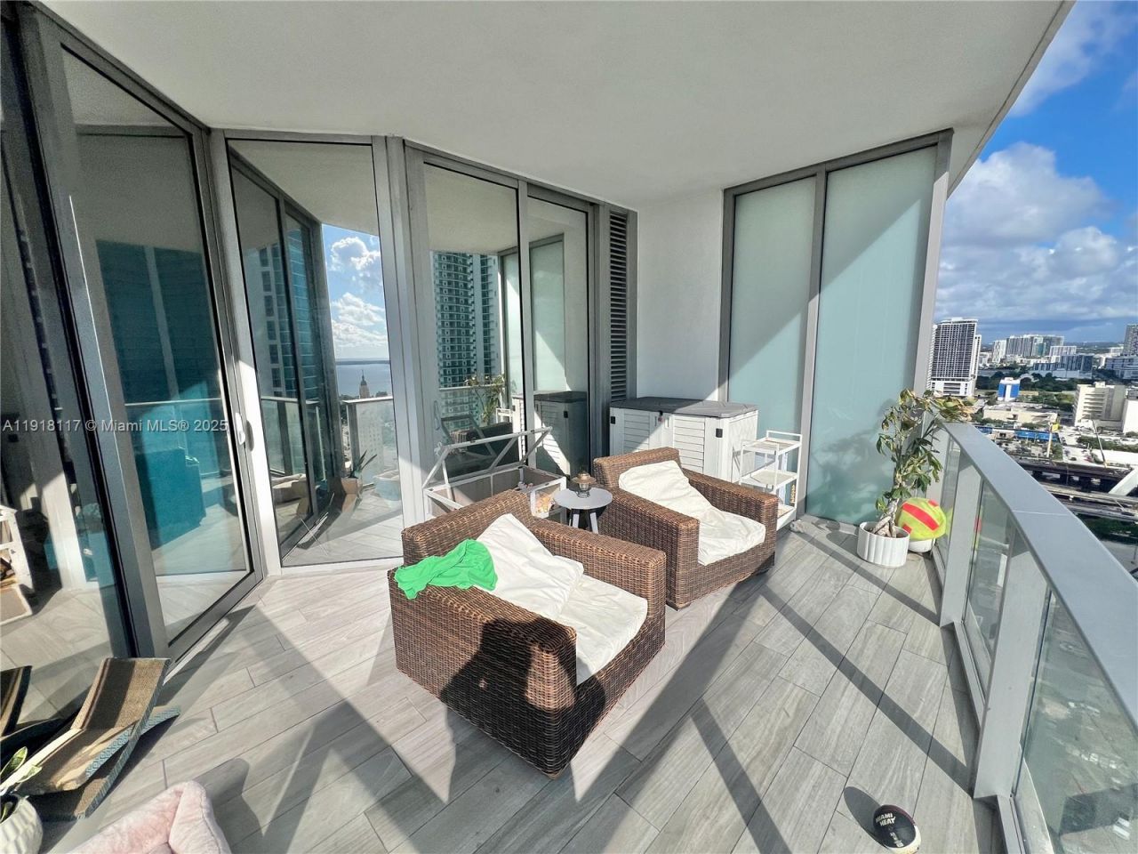 851 NE 1st Ave, Unit 2605, Miami, FL 33132 Photo