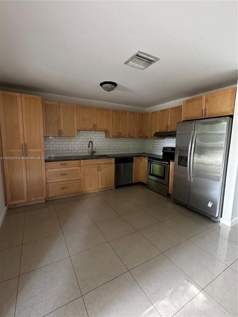 566 NW 95th St, Unit 566, Miami, FL 33150 Photo