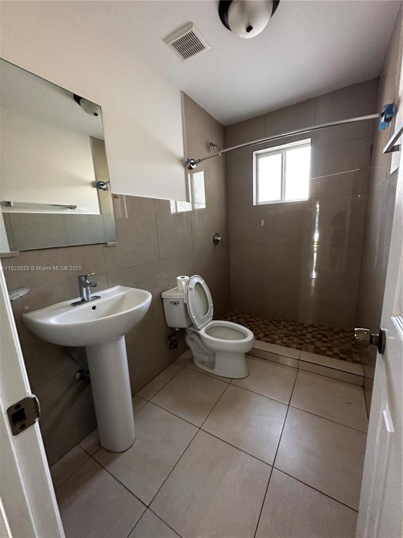 566 NW 95th St, Unit 566, Miami, FL 33150 Photo