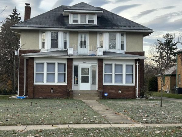 2528 Lincoln Way, South Bend, IN 46628