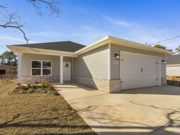 2149 Paloma St, Navarre, FL 32566