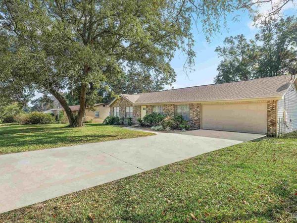 1245 Greenbrier Blvd, Pensacola, FL 32514