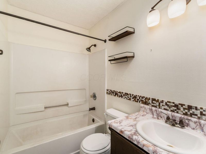 4412 Catamaran Drive , Columbus, OH 43207 Photo 17