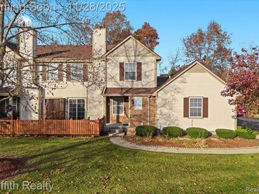 182 Barrington Circle, Orion Twp, MI 48360