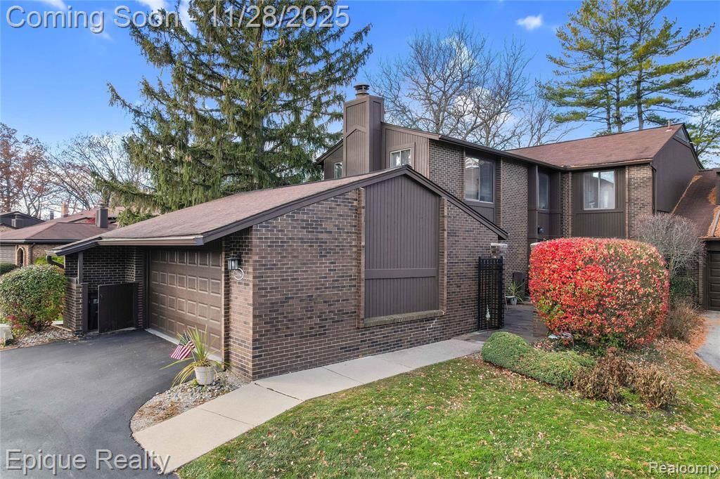 2164 Bordeaux Street, West Bloomfield Township, MI 48323 Main Photo