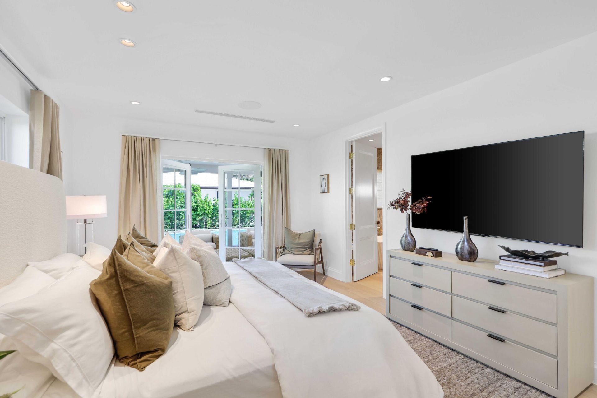 257 Via Linda, Palm Beach, FL 33480 Photo