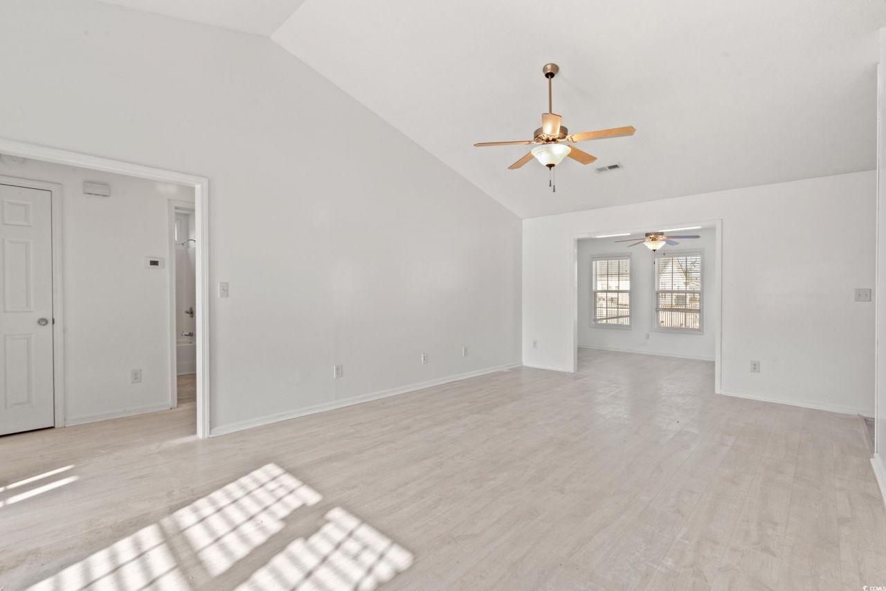 1048 Cadbury Ct. Photo 5