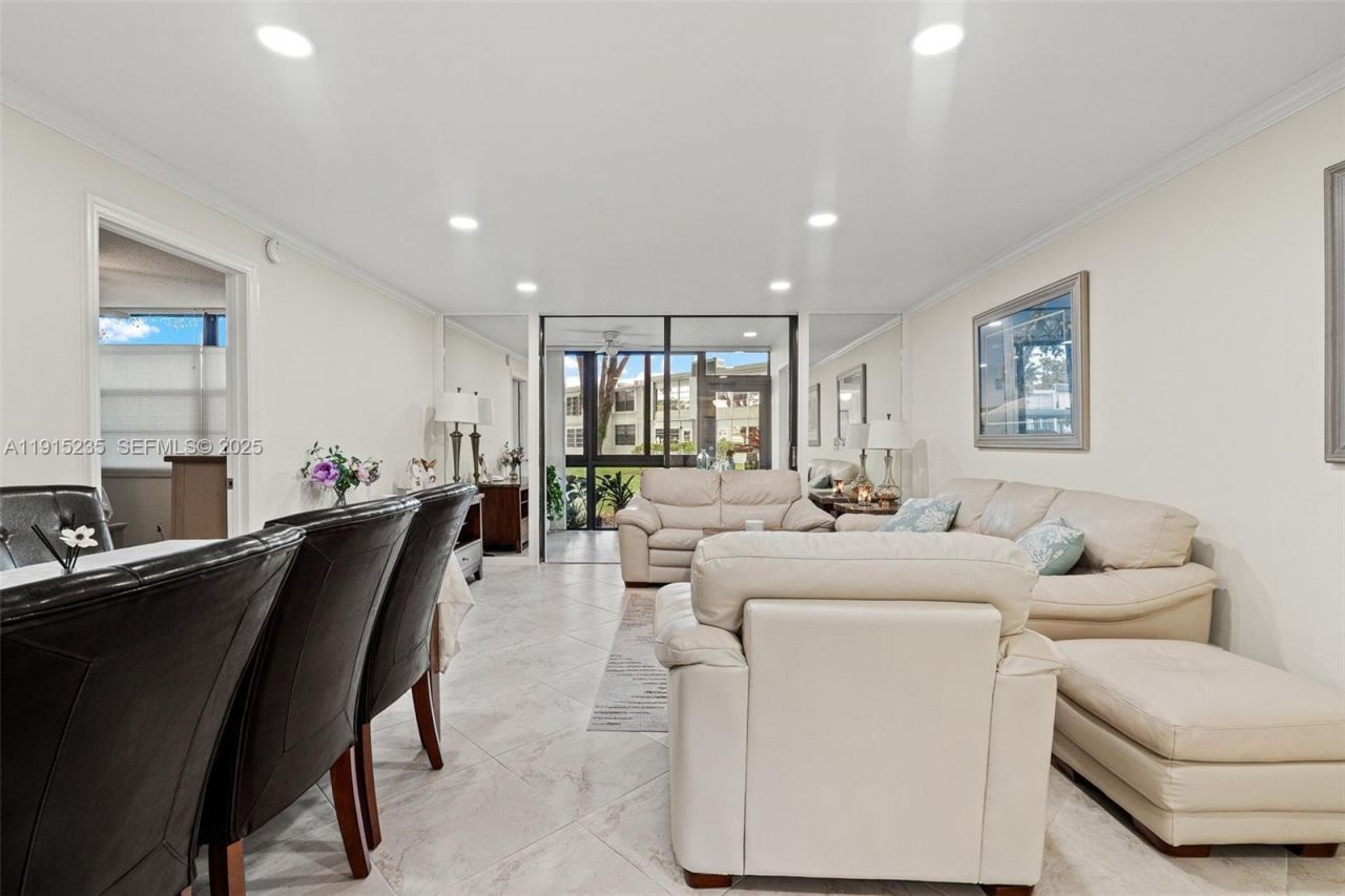 7365 NW 18th St, Unit 107, Margate, FL 33063 Photo