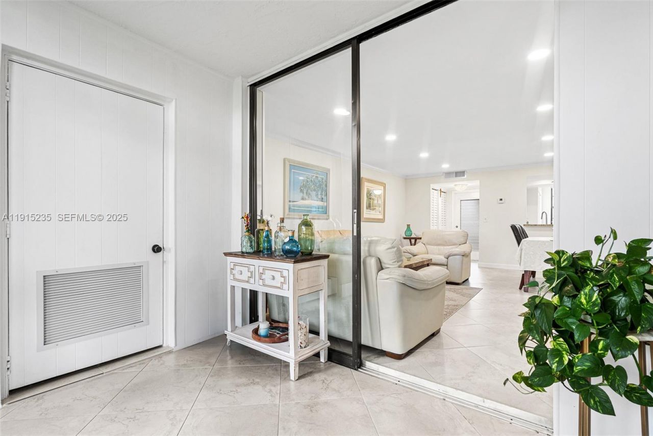 7365 NW 18th St, Unit 107, Margate, FL 33063 Photo