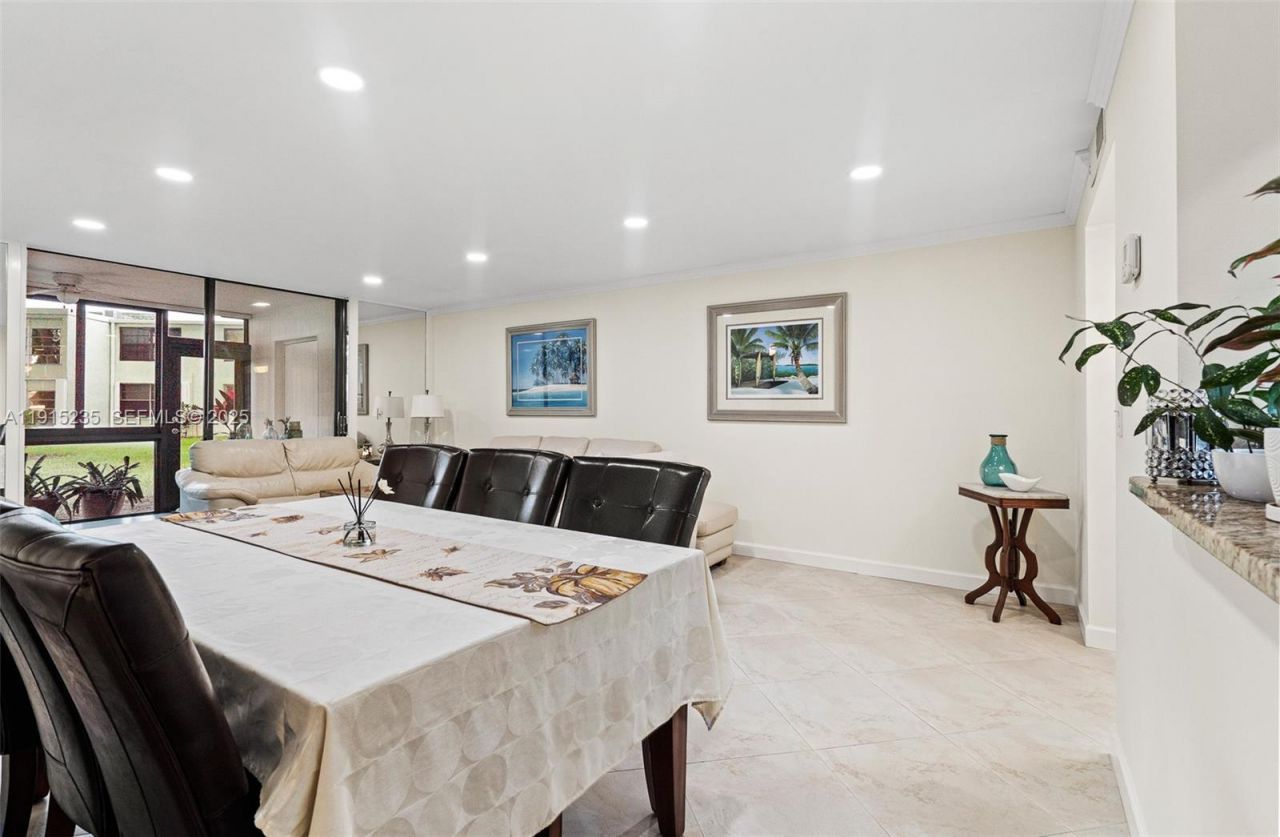 7365 NW 18th St, Unit 107, Margate, FL 33063 Photo