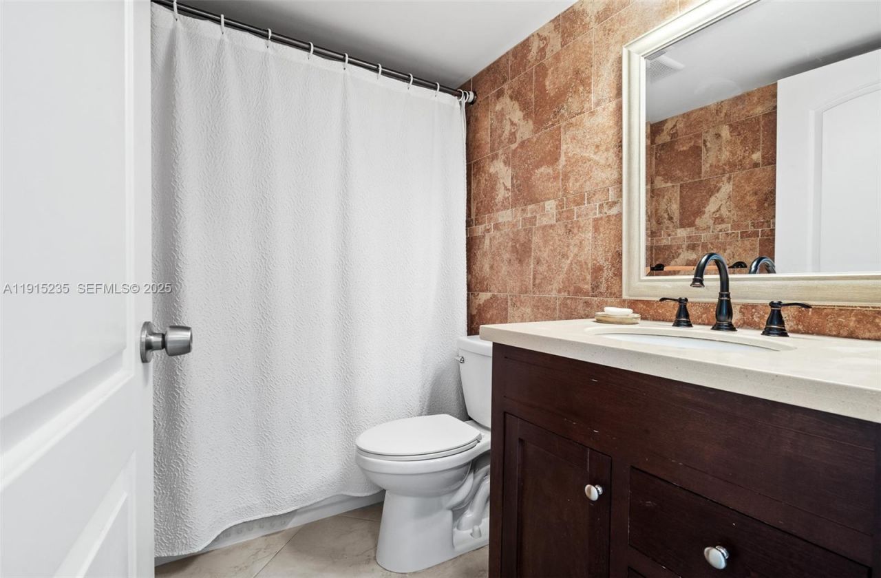 7365 NW 18th St, Unit 107, Margate, FL 33063 Photo