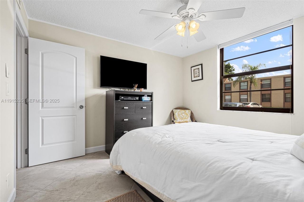 7365 NW 18th St, Unit 107, Margate, FL 33063 Photo