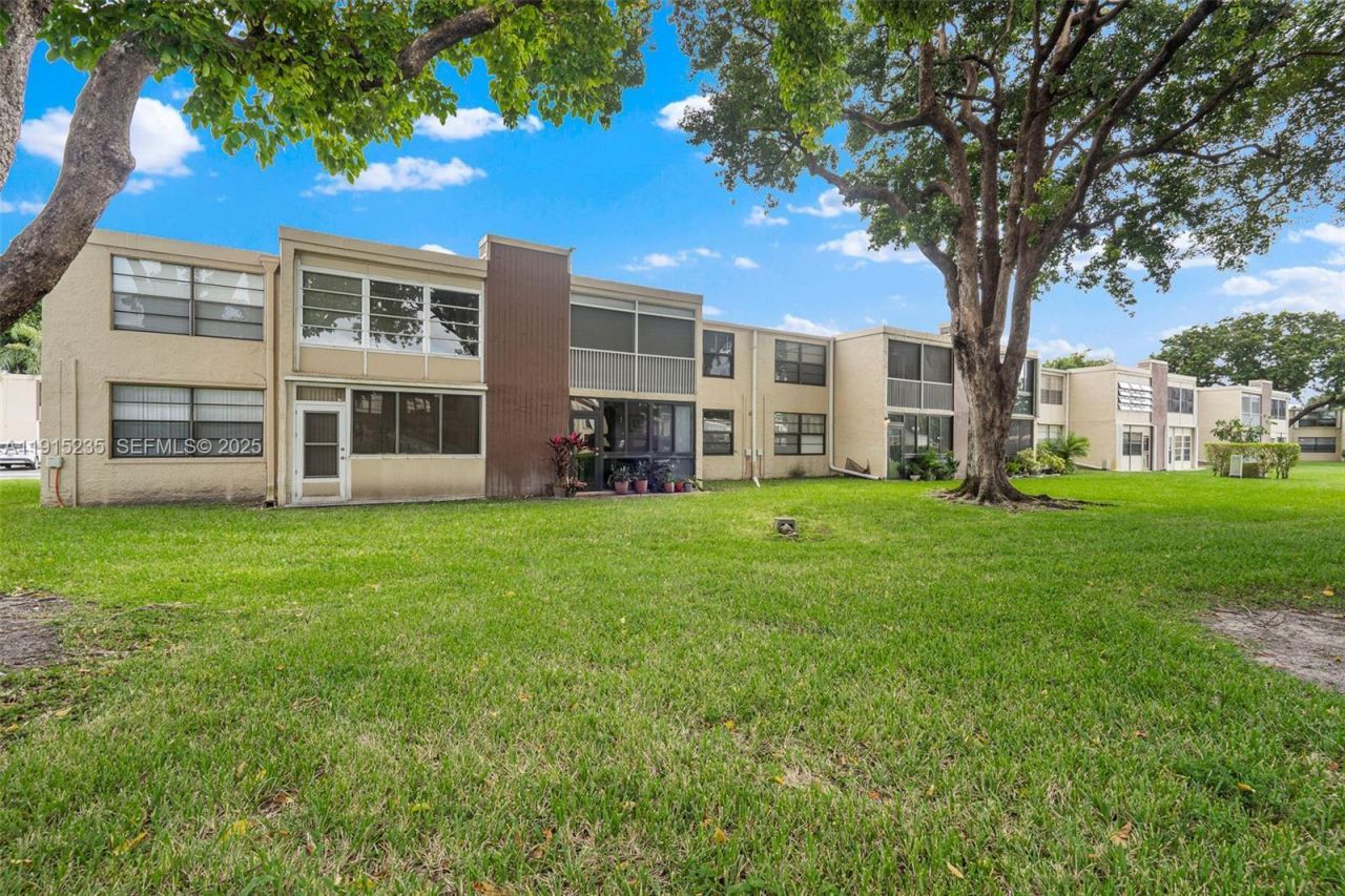 7365 NW 18th St, Unit 107, Margate, FL 33063 Photo