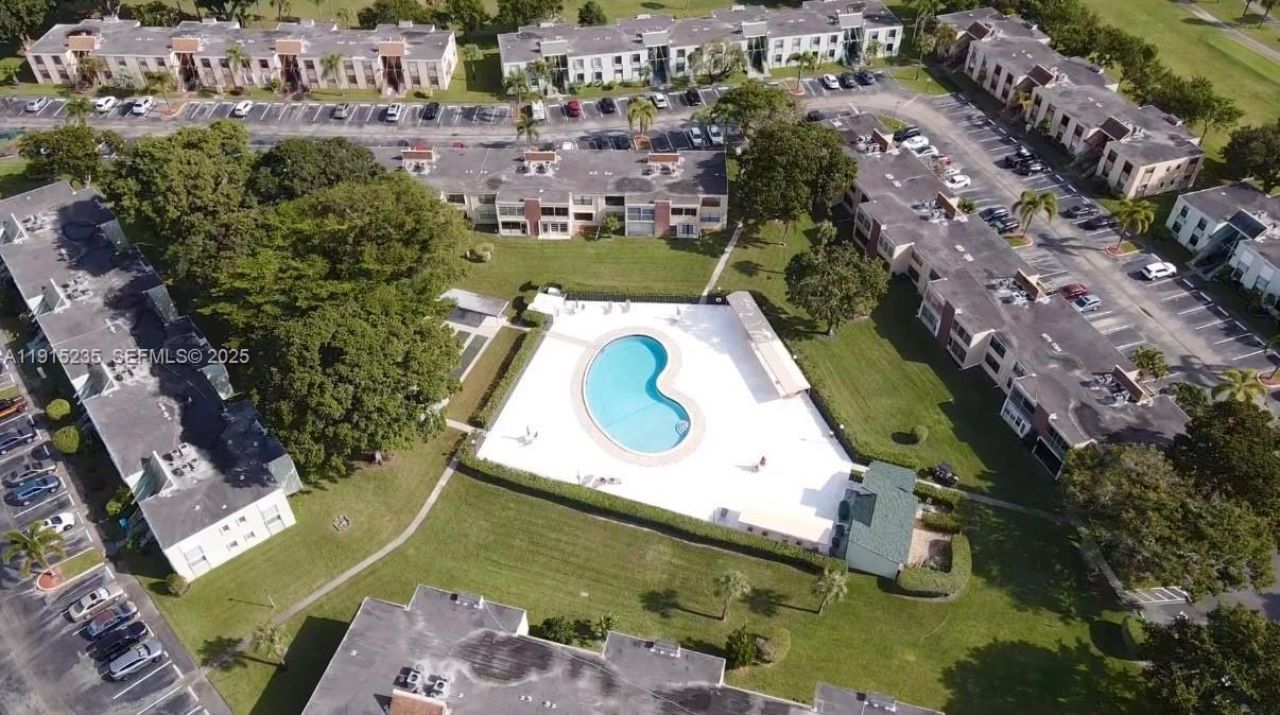 7365 NW 18th St, Unit 107, Margate, FL 33063 Photo