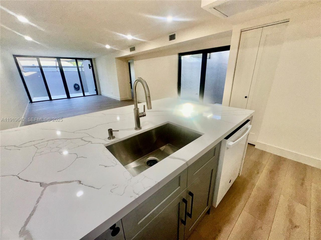 11279 NW 15th Ct, Unit 1, Pembroke Pines, FL 33026 Photo