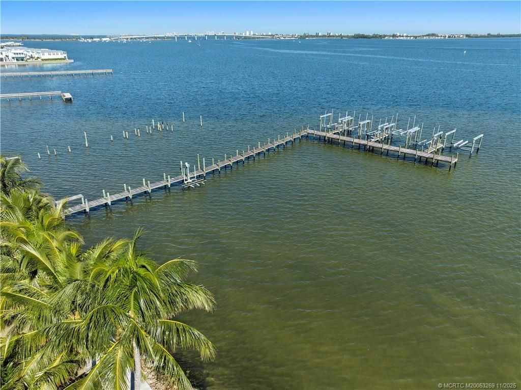 2725 NE Indian River Drive, Jensen Beach, FL 34957 Photo