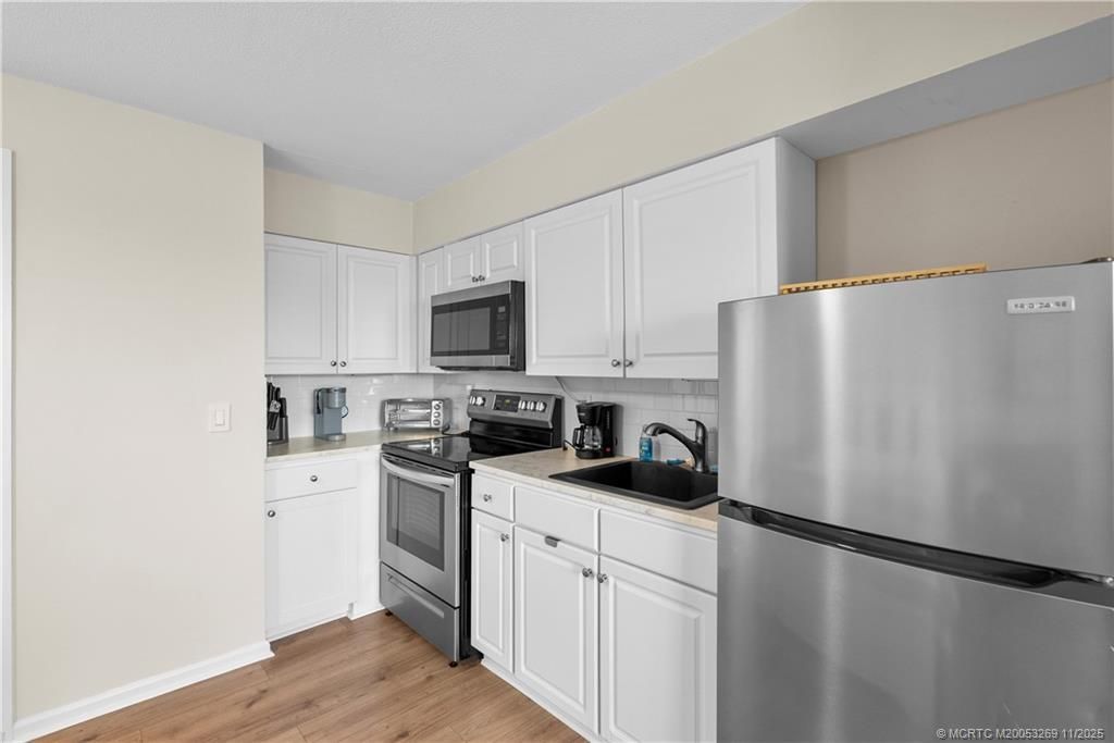 2725 NE Indian River Drive, Jensen Beach, FL 34957 Photo