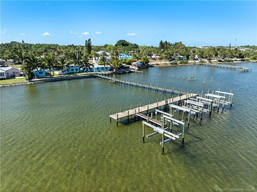 2725 NE Indian River Drive, Jensen Beach, FL 34957 Photo