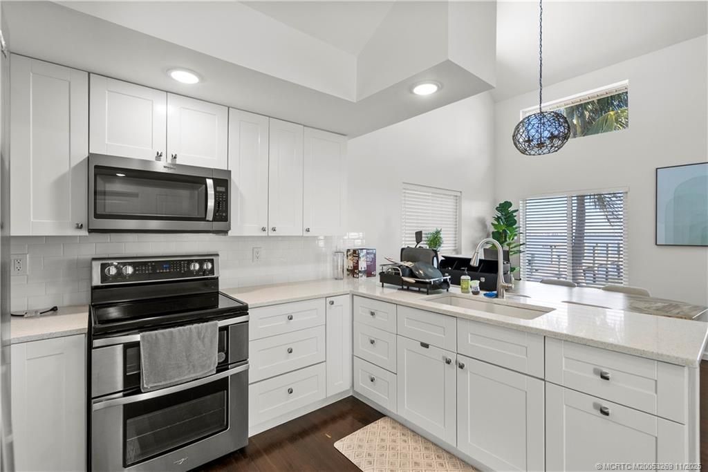 2725 NE Indian River Drive, Jensen Beach, FL 34957 Photo