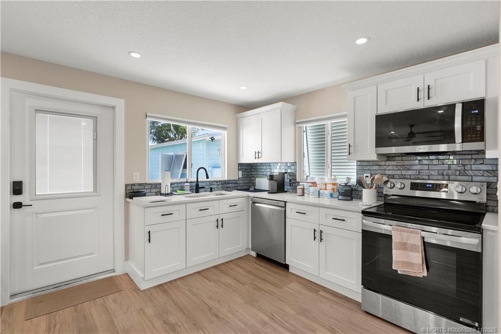 2725 NE Indian River Drive, Jensen Beach, FL 34957 Photo