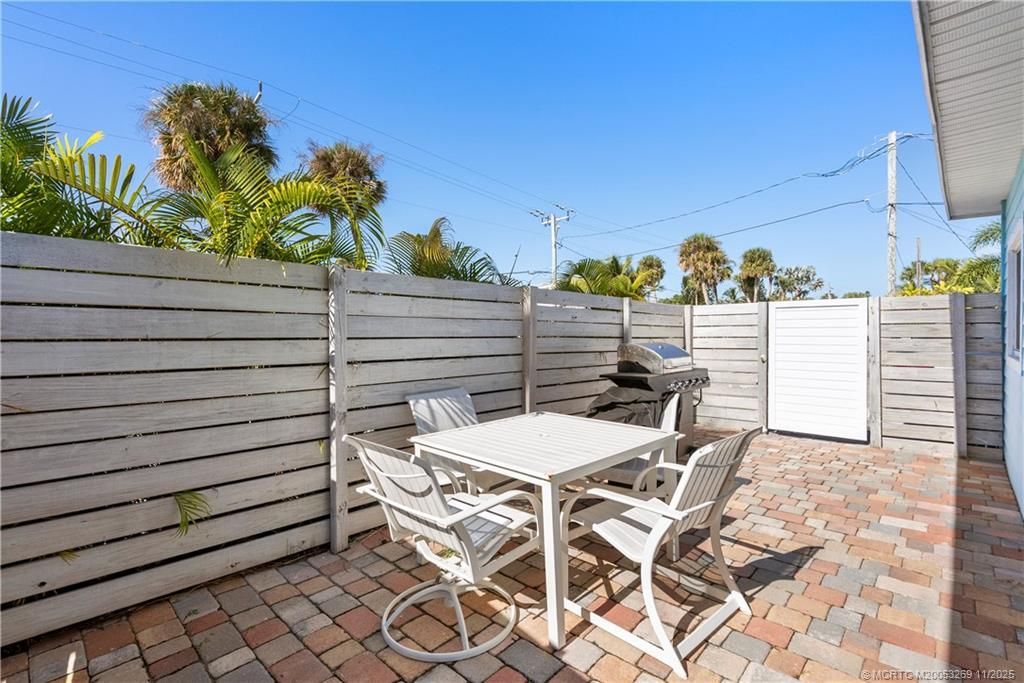 2725 NE Indian River Drive, Jensen Beach, FL 34957 Photo