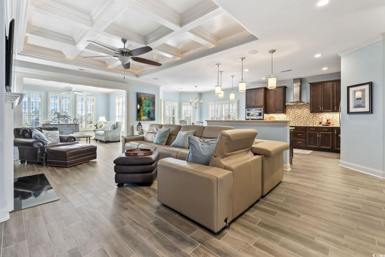 750 Villarosa Dr. Photo 4