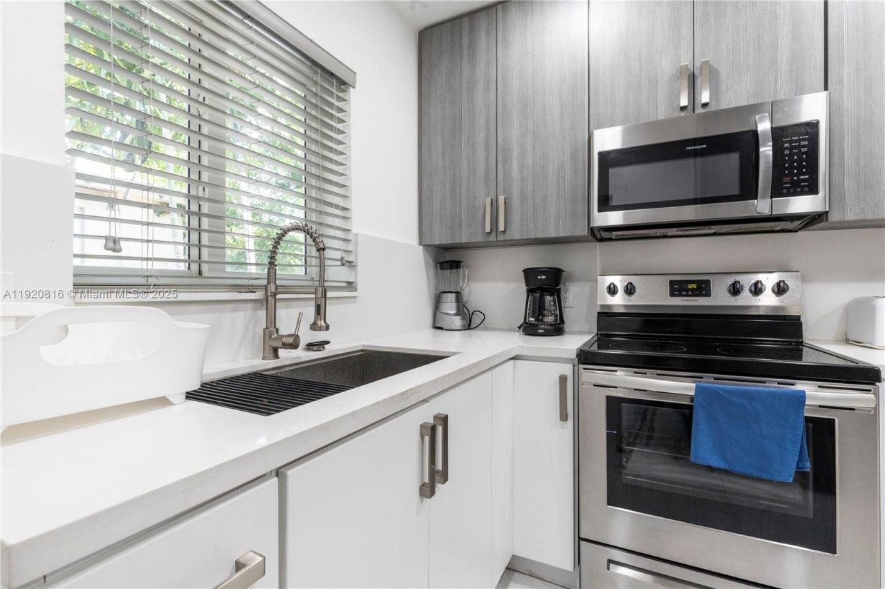 753 NE 81st St, Miami, FL 33138 Photo
