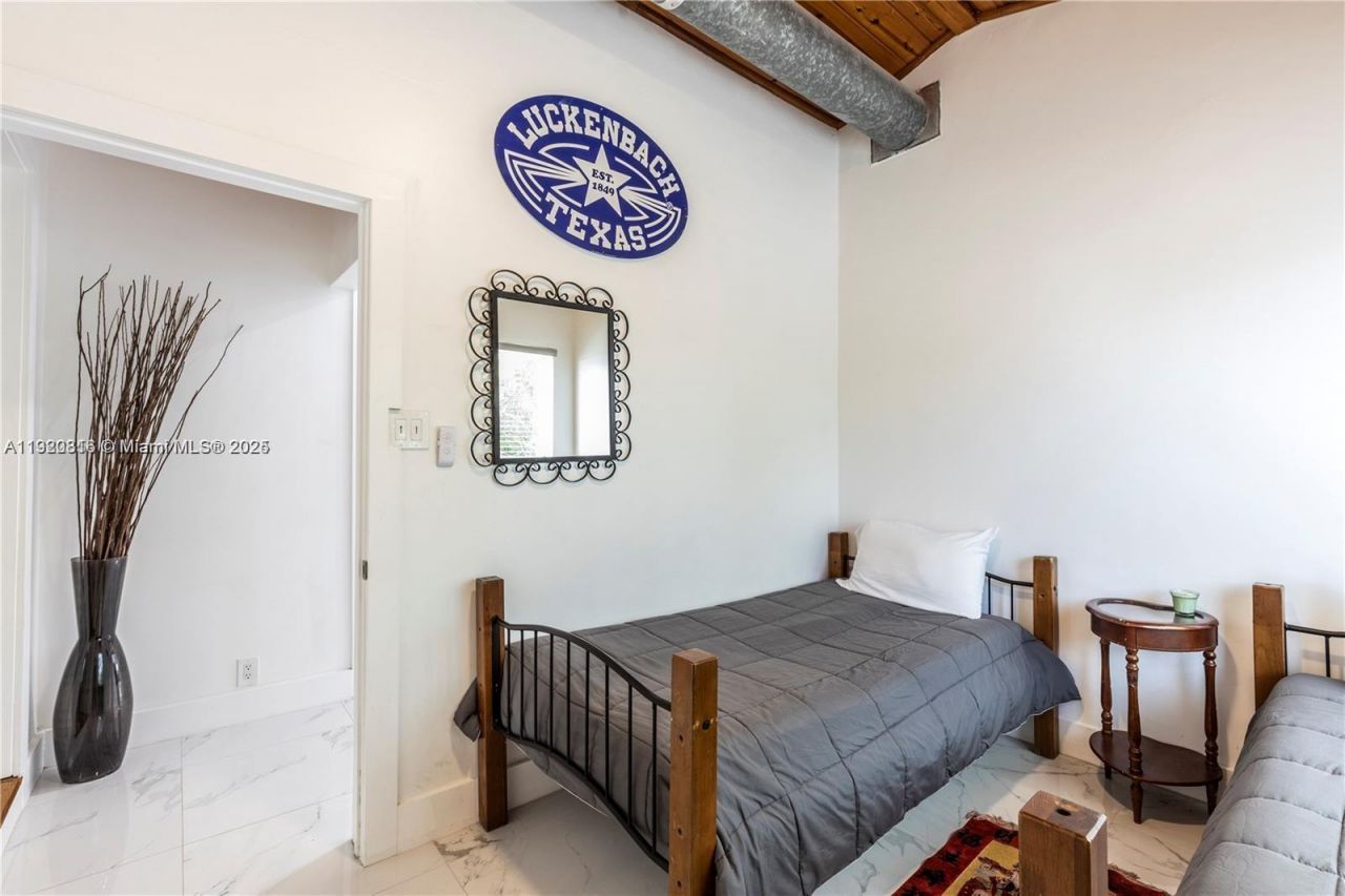 753 NE 81st St, Miami, FL 33138 Photo