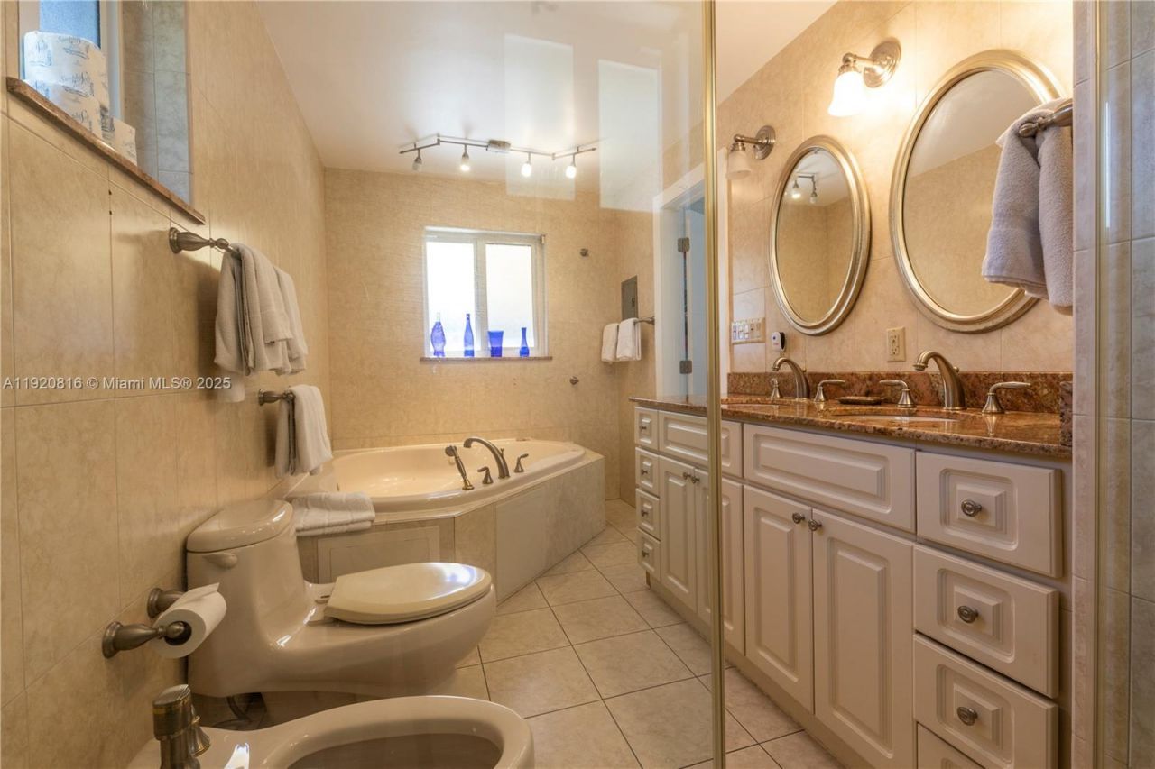 753 NE 81st St, Miami, FL 33138 Photo