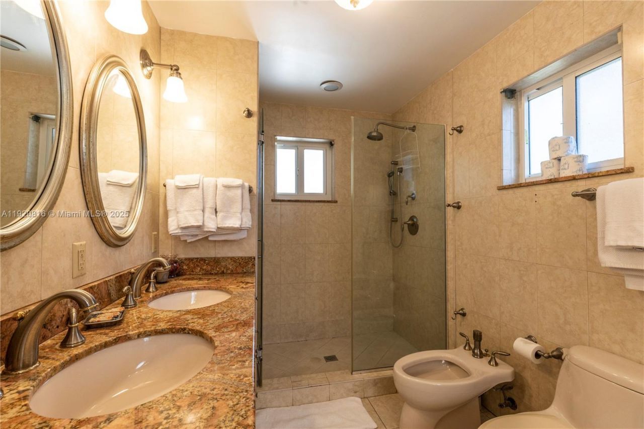 753 NE 81st St, Miami, FL 33138 Photo