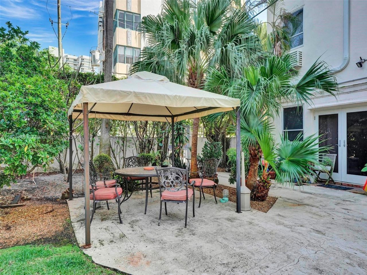 255 W 24th St, Unit 306, Miami Beach, FL 33140 Photo