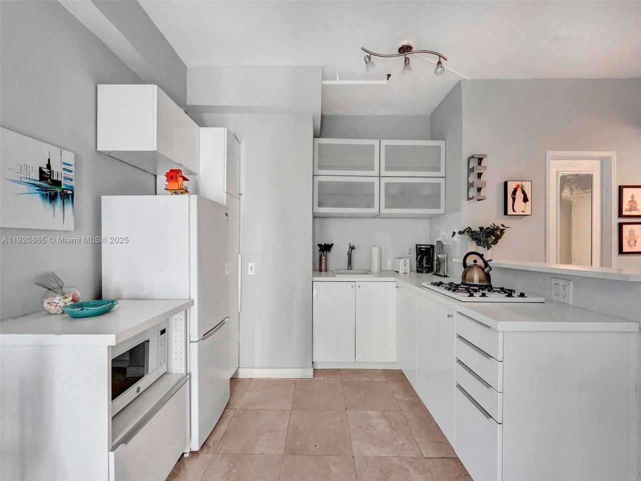 255 W 24th St, Unit 306, Miami Beach, FL 33140 Photo