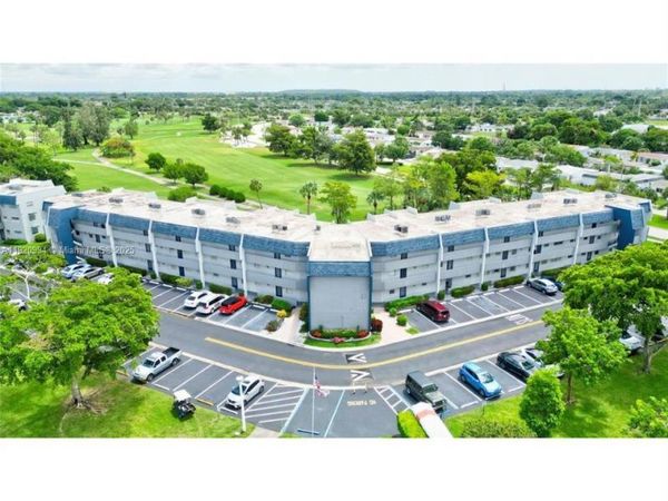 7787 Golf Cir Dr, Unit 106, Margate, FL 33063