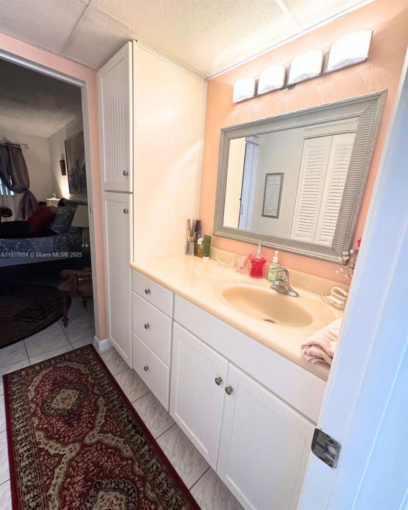 7787 Golf Cir Dr, Unit 106, Margate, FL 33063 Photo